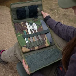 Trakker DPM Etui, Mit 1-Speiseset -Astral Camping ad trakker compact food set dpm lifestyle 2