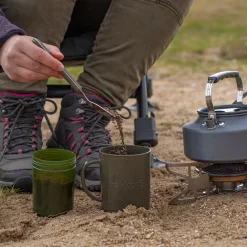 Trakker DPM Luxus Speiseset -Astral Camping ad trakker deluxe food set dpm lifestyles 4