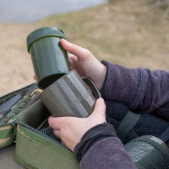 Trakker DPM Luxus Speiseset -Astral Camping ad trakker deluxe food set dpm lifestyles 5